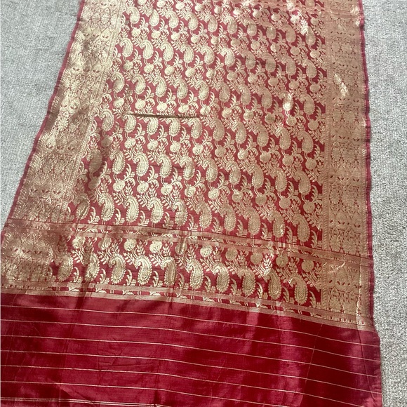 Woven ethnic shawl - Picture 2 of 7